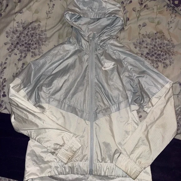Nike Gray and White Jacket - Picture 1 of 3